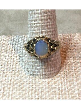 Vintage 70s Gold Tone Cabochon Faux Moonstone Cocktail Ring EDCO Size 6